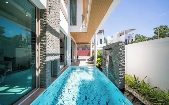 Classic Modern Pool Villas Rawai 3BR