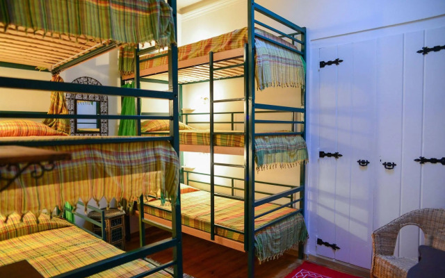 Al-Ushbuna Residence & Hostel