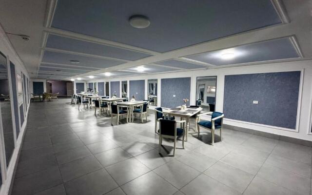 Lianali Hotel