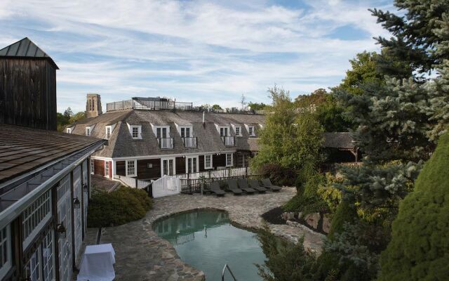 The Red Lion Inn Resort 1704