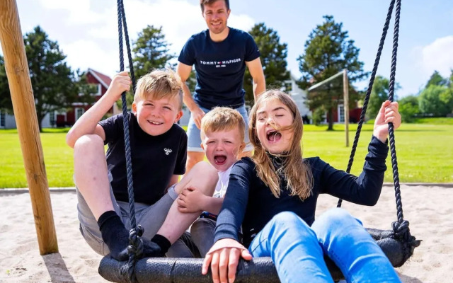 10 Person Holiday Home on a Holiday Park