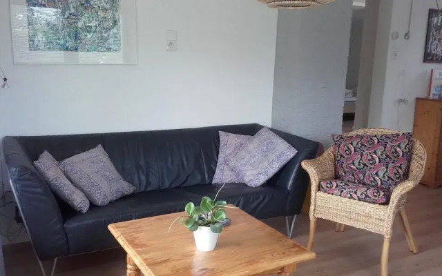 Nice Bungalow With a Sunny Garden