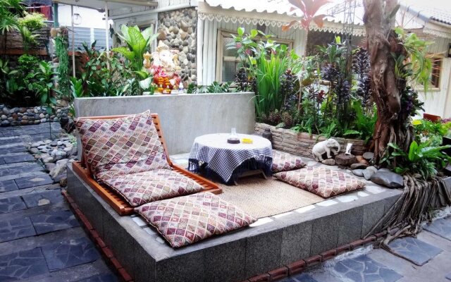 Stay With Me Guesthouse