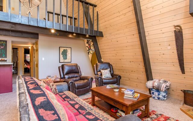 Spacious Wooded Tahoe Cabin by RedAwning