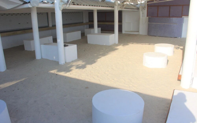 The Beach Village - Hostel