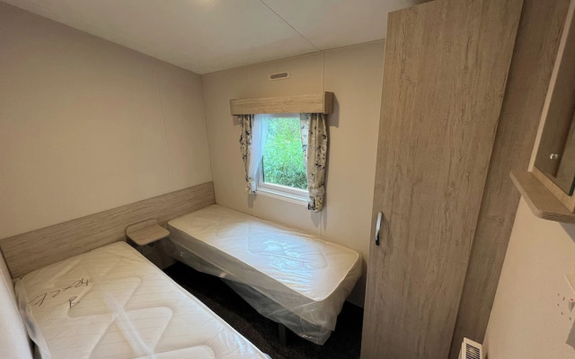 Charming 2-bed Lodge in Newton Stewart