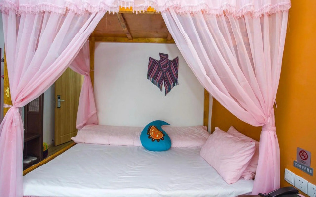 Luguhu Aishang Hotel