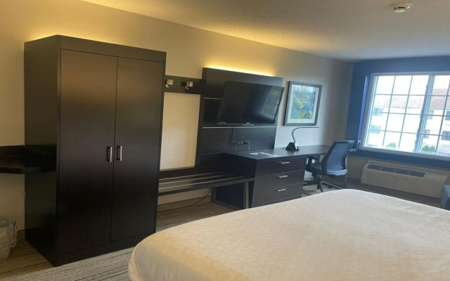 Holiday Inn Express Hotel & Suites Ashtabula-Geneva by IHG