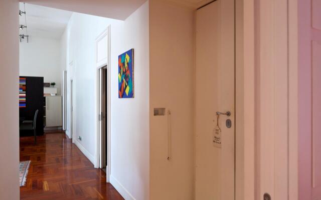 Elegant Apartment at Chiaia by Wonderful Italy