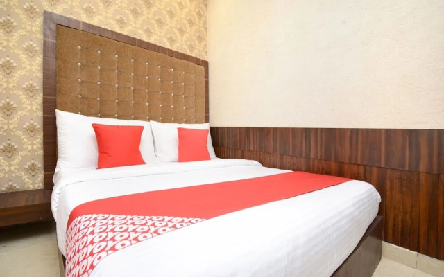 Collection O Hotel Platinum Inn And Suites