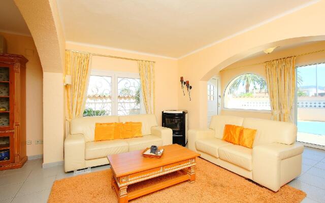 Requesens 166 - Three Bedroom