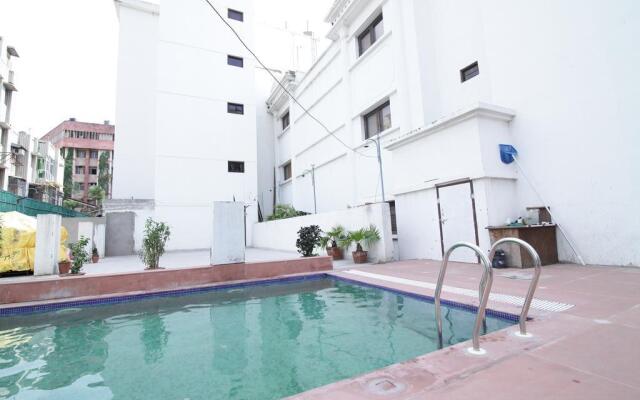 Hotel Empire Regency