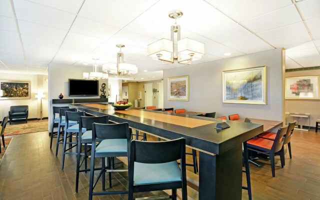 Hampton Inn Chicago/Naperville