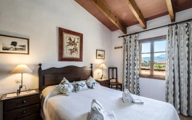 Villa - 4 Bedrooms with Pool and WiFi - 103166