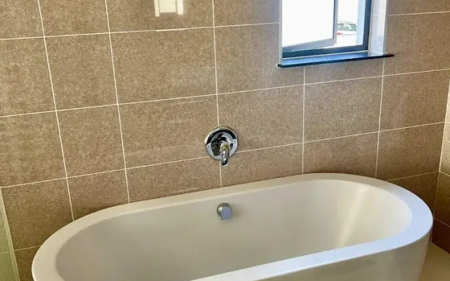 3-bedroom Luxury Apartment