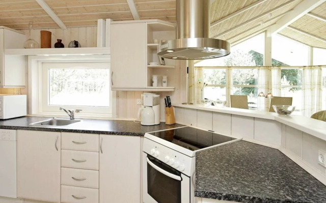 10 Person Holiday Home in Albaek