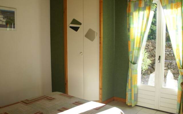 Beautiful House on Hilltop With Private Pool and a River 800 Meters Away