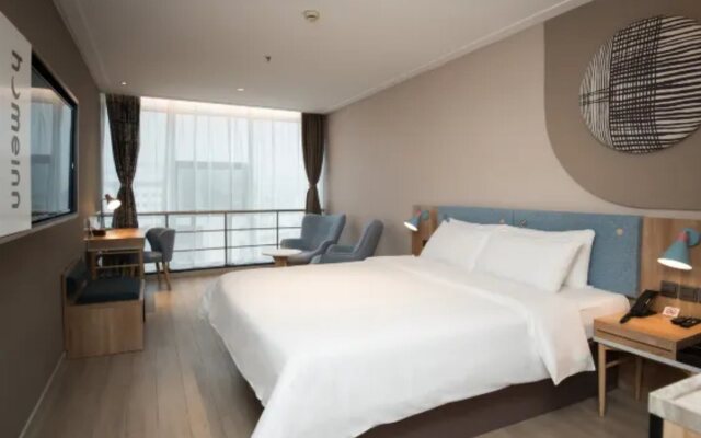 Home Inn (Yancheng Yulong East Road)