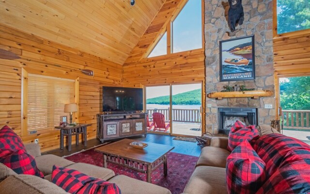 Bear Hollow House
