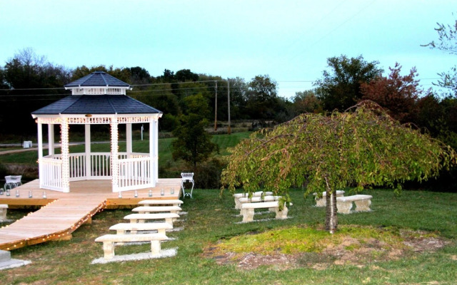 Victorian Country Inn B&B LLC