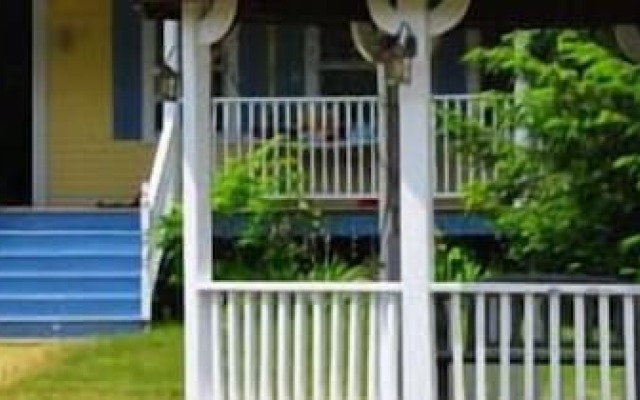 RiverWood Inn