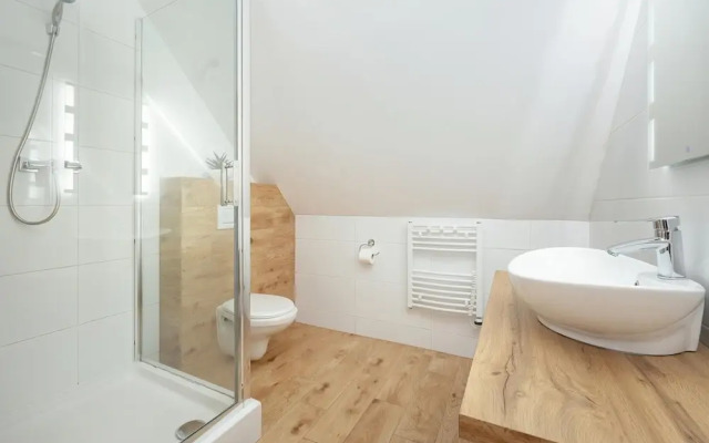 Holiday Homes With Pool, Rewal