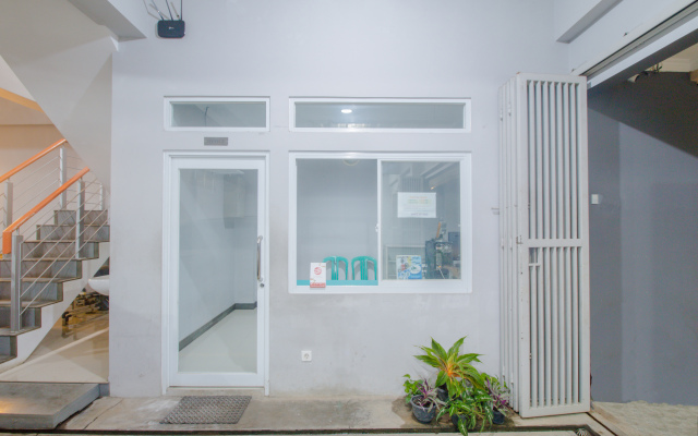 OYO 871 Aira Costel