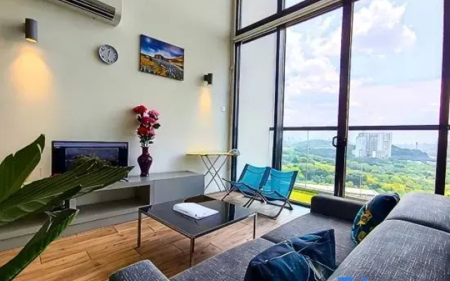 Cozy Duplex, Quiet Stay with MRT View #SP1