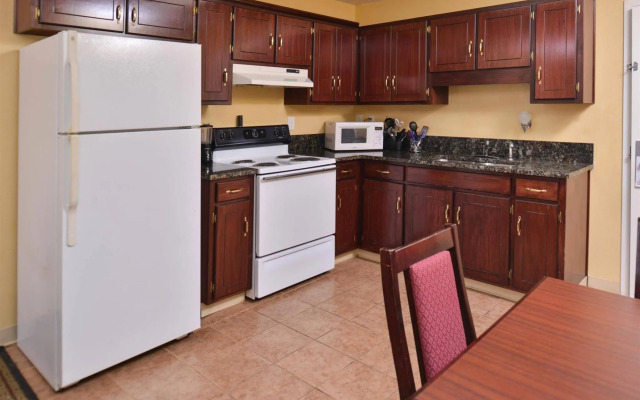 Douglas Inn And Suites