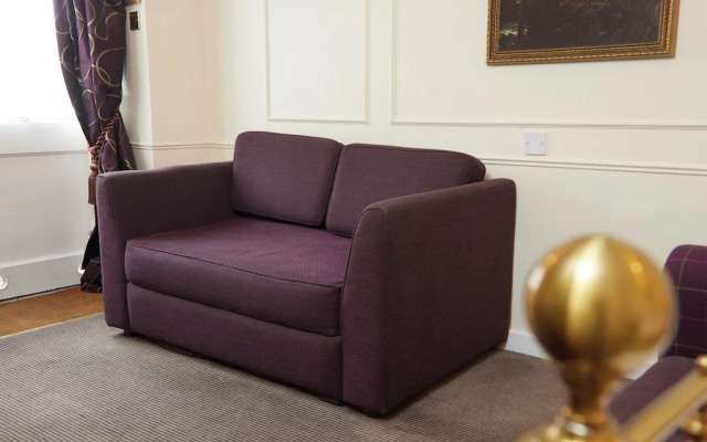 Cock Hotel Stony Stratford by Greene King Inns