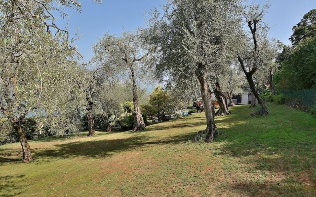 Villa Dismero With Pool