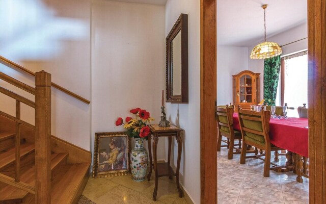 Stunning Home in Pula With Wifi and 5 Bedrooms