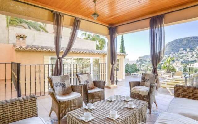 Villa - 5 Bedrooms with Pool - 106414