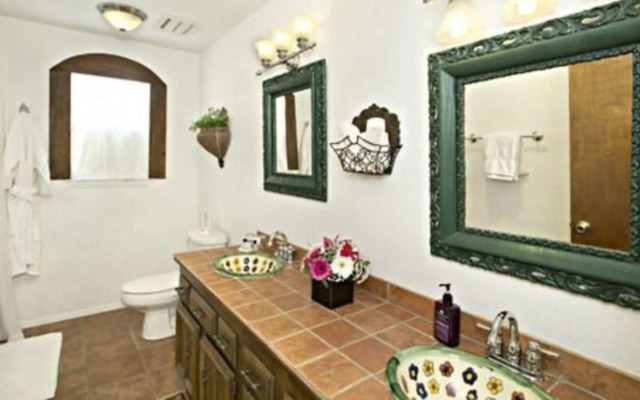 Lakehouse Bed and Breakfast