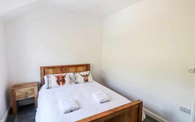 8 Waterhead Terrace