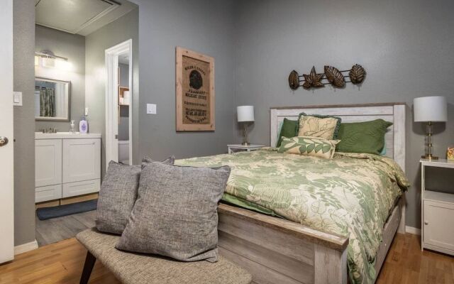 Cozy Gilbert Condo Walking Distance to Downtown!