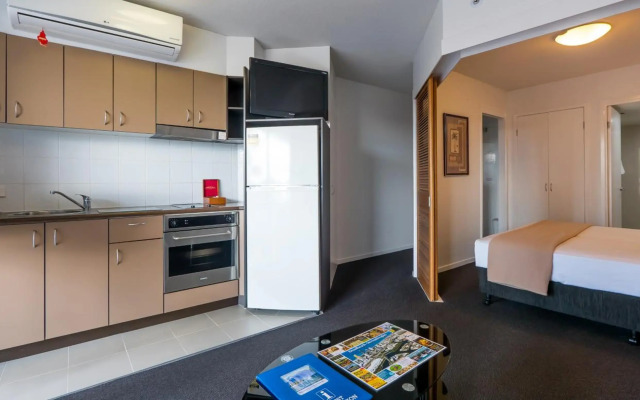 Broadbeach Savannah Hotel & Resort