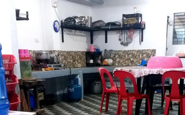 Ysraela Lodging House - Burgos - Hostel