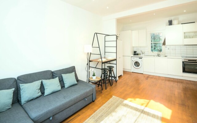 Charming 2-bed Apartment in London