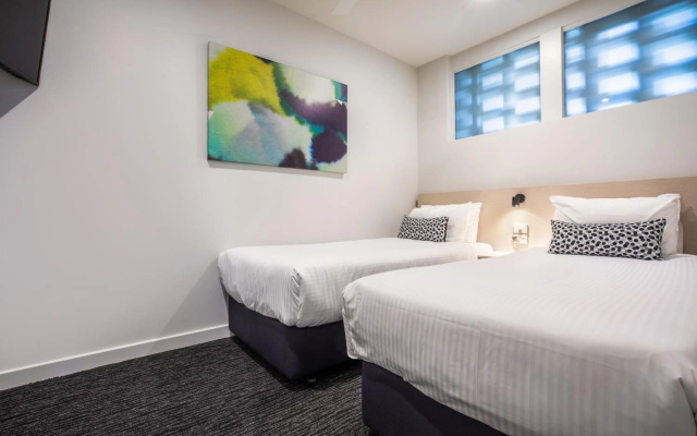Nightcap at Seaford Hotel – Guest Rooms – Melbourne