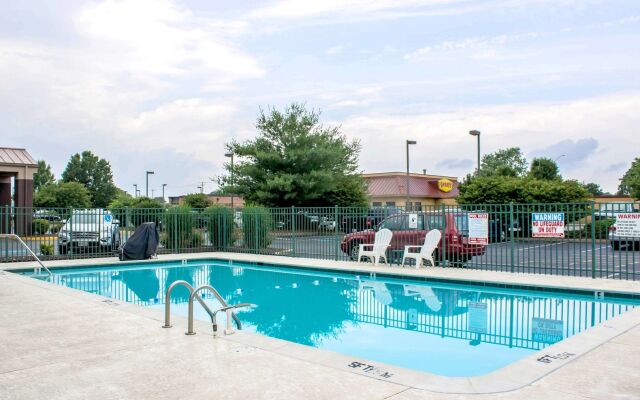 Wingate by Wyndham Salisbury