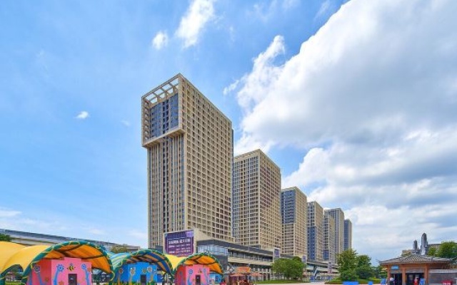 Snow wave Mercure.Snow World at Guangzhou Sunac Tourism and Culture City – Outside – Guangzhou
