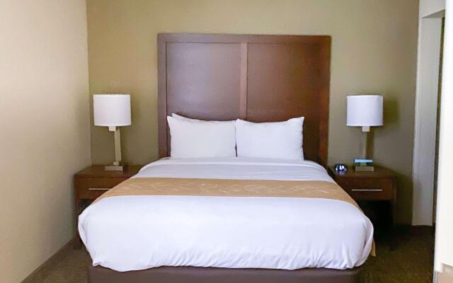 Comfort Suites
