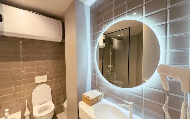 Zins Luxury Rooms 06