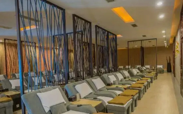 Shumyip Hot Spring Hotel