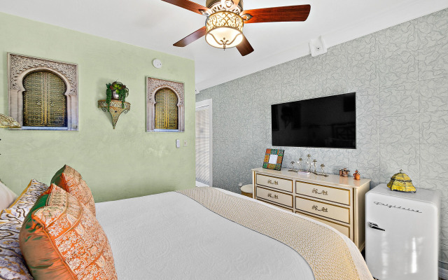 Golden Magnolia Marine