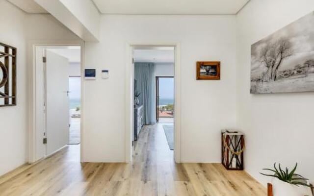 Jo Leo House by Totalstay