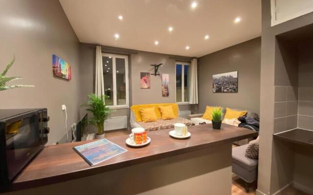 L'atelier T2 Spacieux Clim-Wifi-Netflix