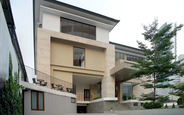Plaza 54 Residence (Vaccinated Staff)
