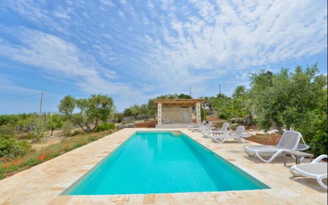 Trullo Albamarina with sea view Pool